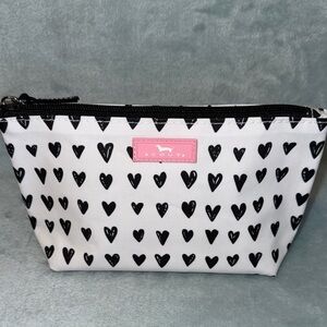 Scout Monochrome Heart Pattern Pouch